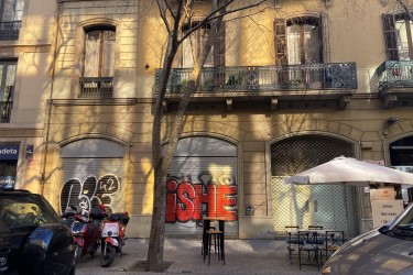 Local_Consell_de_cent_L1_L2_Barcelona_Highs_Street 1