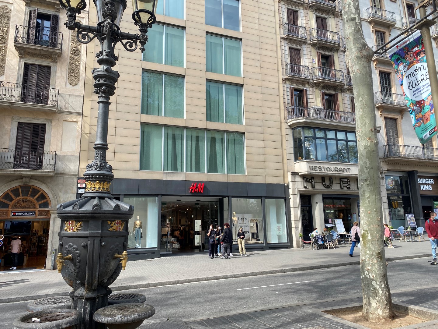 Local comercial en alquiler –  La Rambla 131, Barcelona, Ciutat Vella
