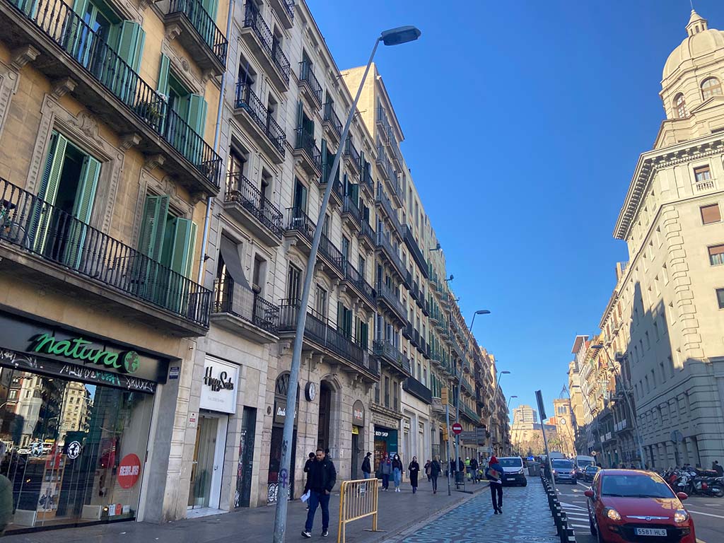 Commercial properties for rent | Pelai Street, Eixample | Barcelona