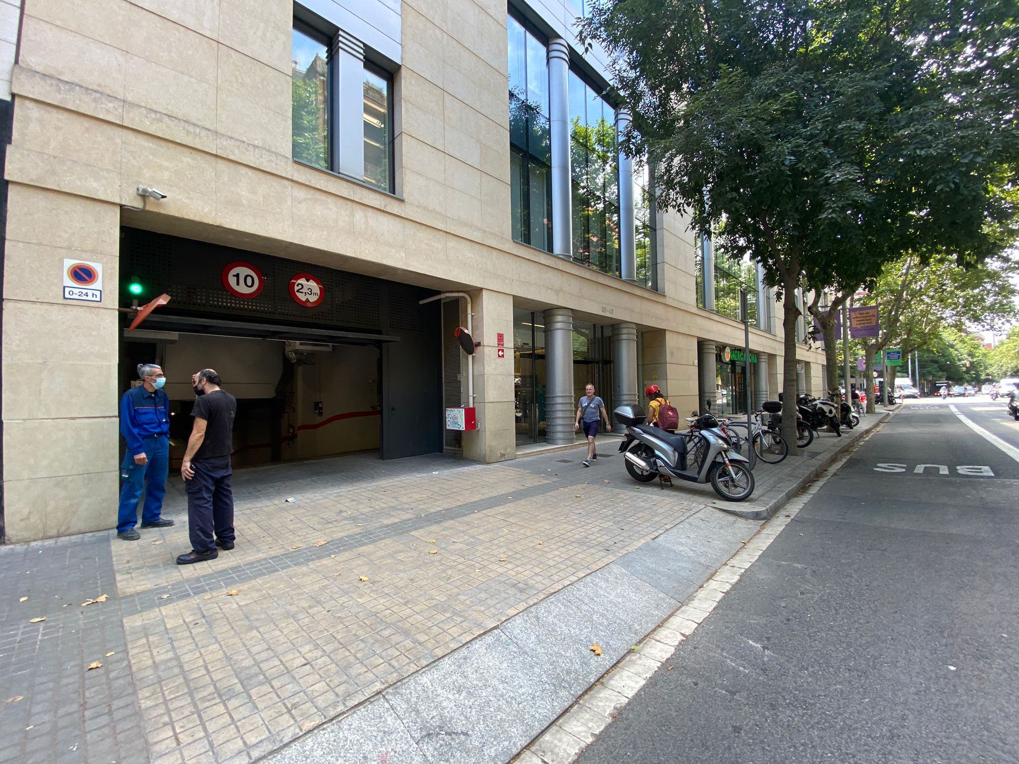 Local comercial en alquiler – Berlin, 38-48 Barcelona – Sants