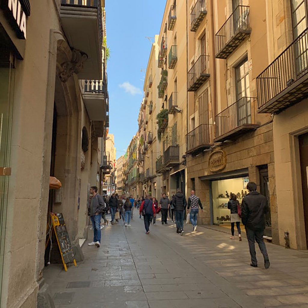 Retail units for rent | Portaferrissa, Barcelona