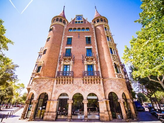 Offices for rent at ‘Casa de les Punxes’ Building | Diagonal Avenue | Barcelona