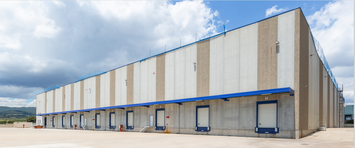 Available logistics warehouse in El Pla