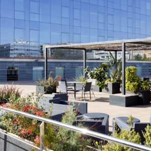 Alquiler-Oficinas-Barcelona-BAYER-terraza.jpg