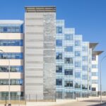 ALQUILER-OFICINAS-MADRID-EDIFICIO-NOVUS-EAST-CAMINO-FUENTE-DE-LA-MORA-1-28050-MADRID-exterior-edificio (1).jpg