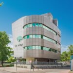 oficina-alquiler-madrid-tres-cantos-edificio-la-encina-plaza-de-la-encina-10-11- fachada (1).jpg