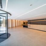 alquiler-de-oficinas-en-las tablas-qintanadueñas-hall.jpg