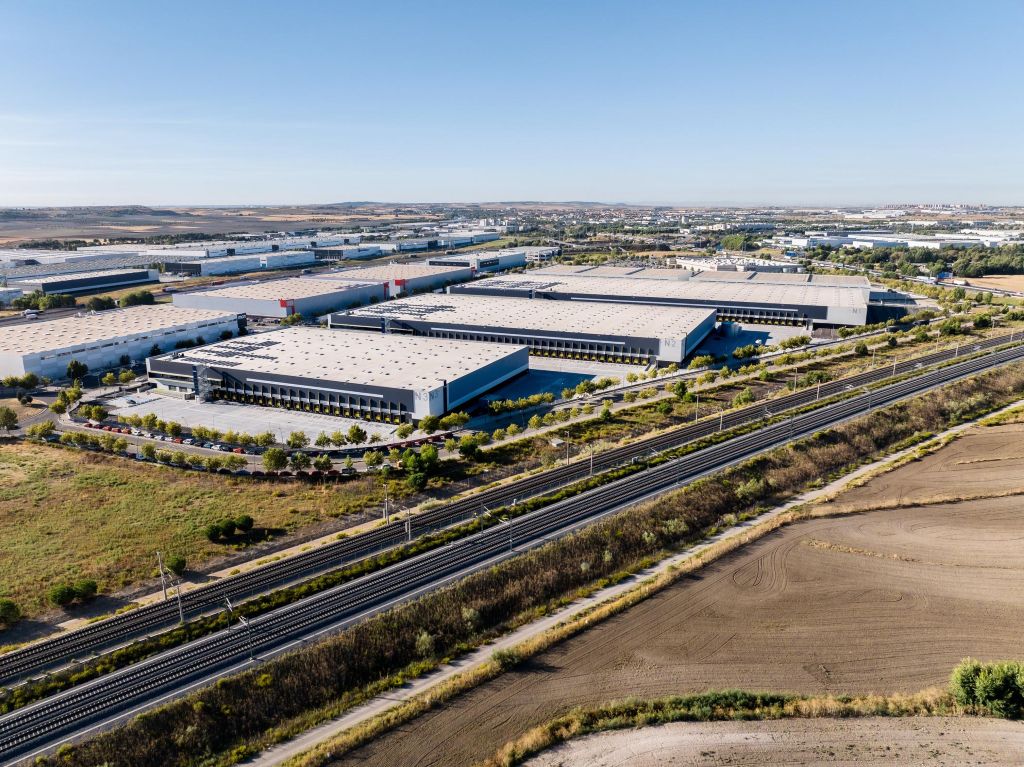 nave-logistica-alquiler-getafe-gavilanes-exterior-2.jpg