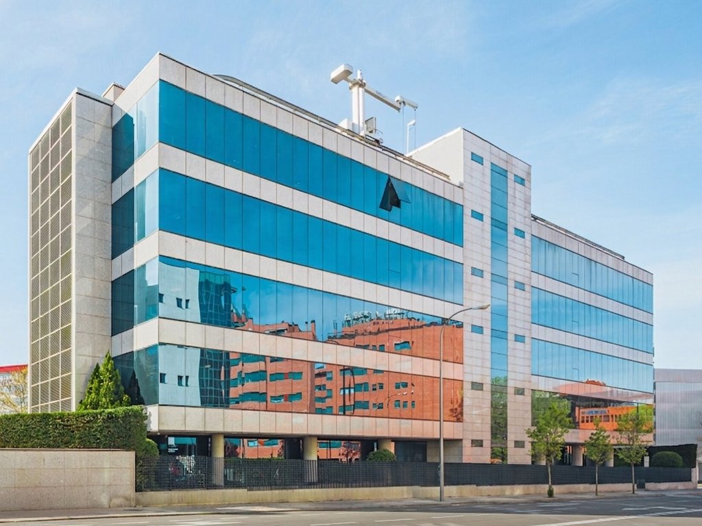 ALQUILER-OFICINAS-MADRID-EDIFICIO-TREVISO-CALLE-DE-JULIAN-CAMARILLO-42-EDIFICIO (4).jpg