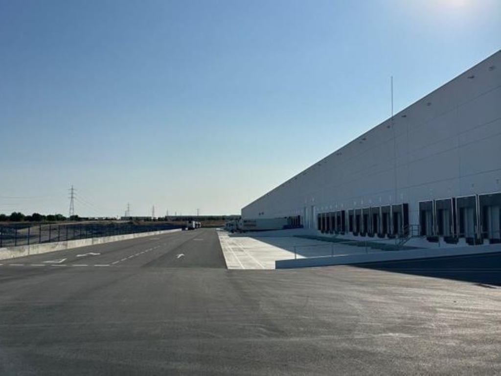 nave-logistica-alquiler-pinto-exterior-1.jpg