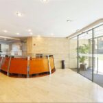 ALQUILER-OFICINAS-BARCELONA-CARRER-DE-LA-CARAVEL.LA-LA-NIÑA-12-08037-BARCELONA-HALL.jpg