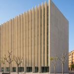 ALQUILER-OFICINAS-MADRID-CALLE-ENTREPEÑAS-67-EDIFICIO (2).jpg