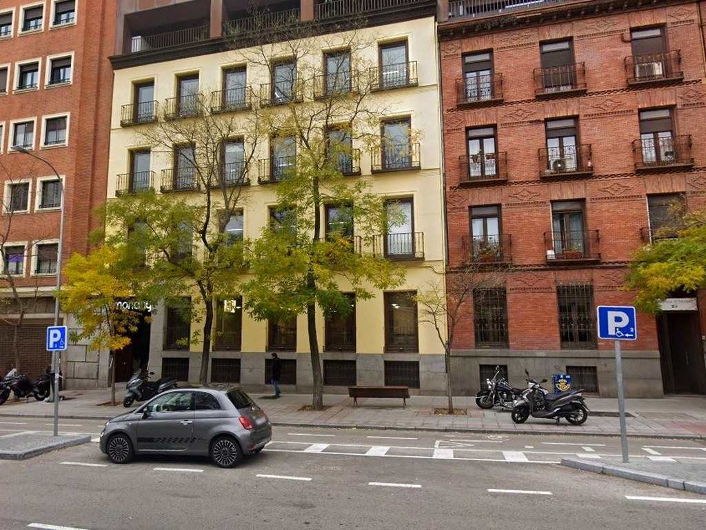 Alquiler-Oficinas-Calle-De-Santa-Engracia-23-Madrid-Fachada