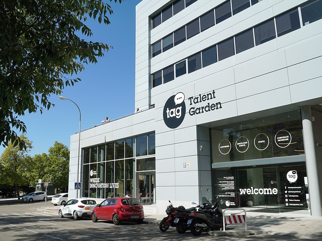 Alquiler-Oficinas-Calle-De-Juan-De-Mariana-15-Madrid-Edificio