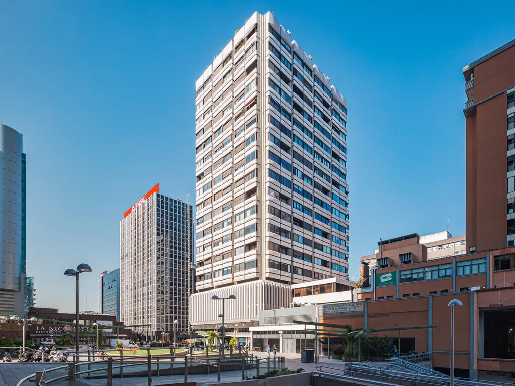 Alquiler-Oficinas-Calle-De-Orense-6-Madrid-Exterior