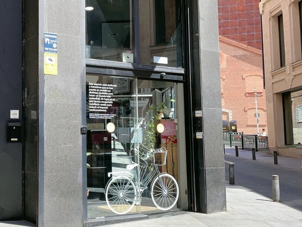 Alquiler-Oficinas-Calle-De-La-Alameda-22-Madrid-Acceso