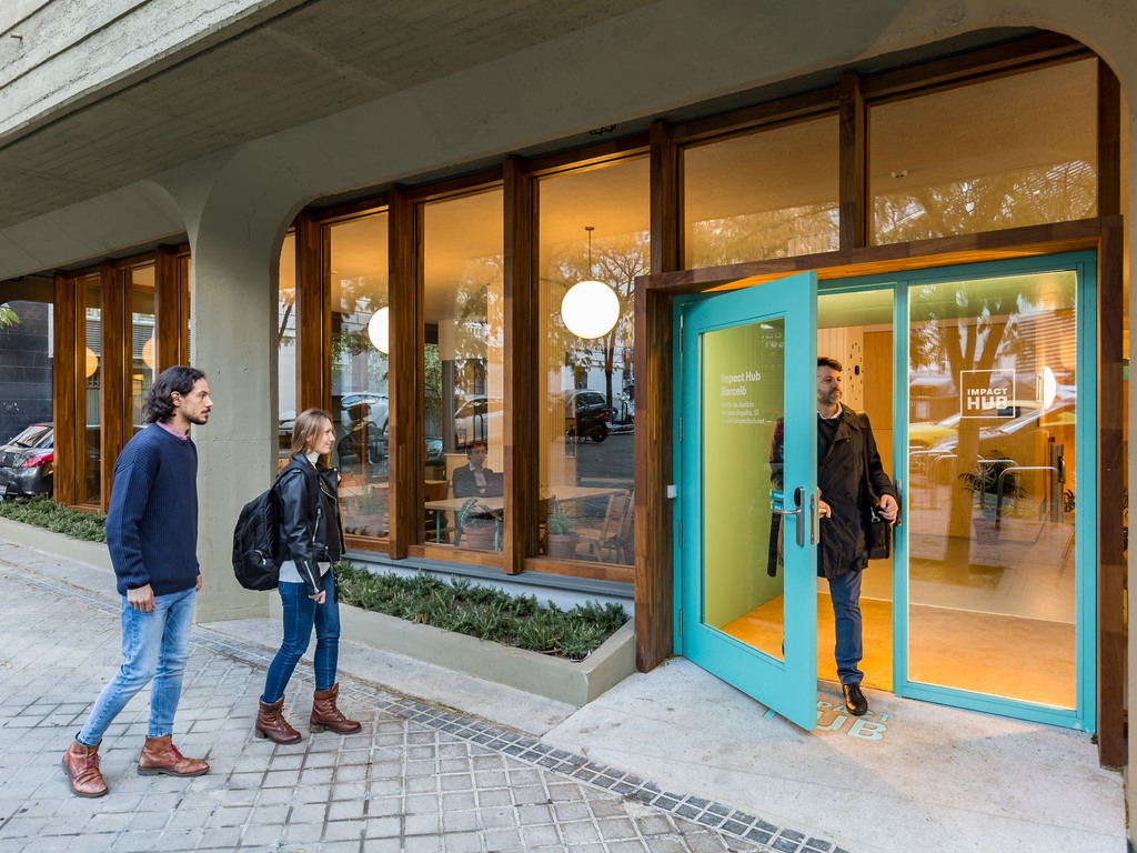 Alquiler-Oficinas-Calle-Serrano-Anguita-13-Madrid-Acceso