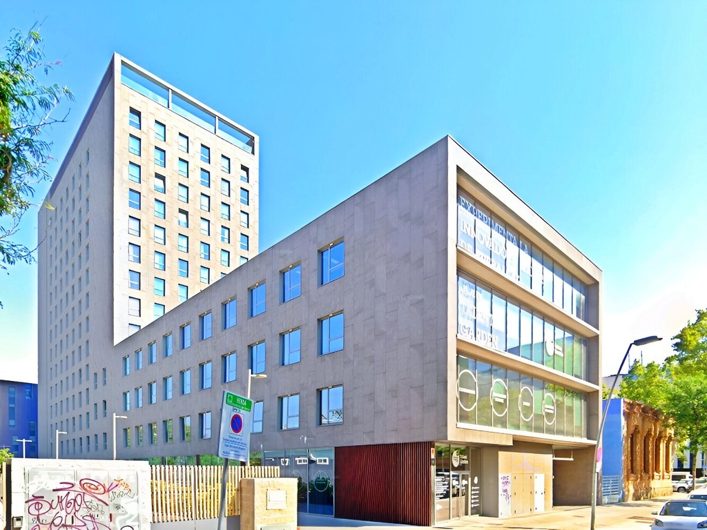 Alquiler-Oficinas-Edificio-Giro-Acta-Illa-22-Llacuna-Carrer-Llacuna-29-Barcelona-Fachada