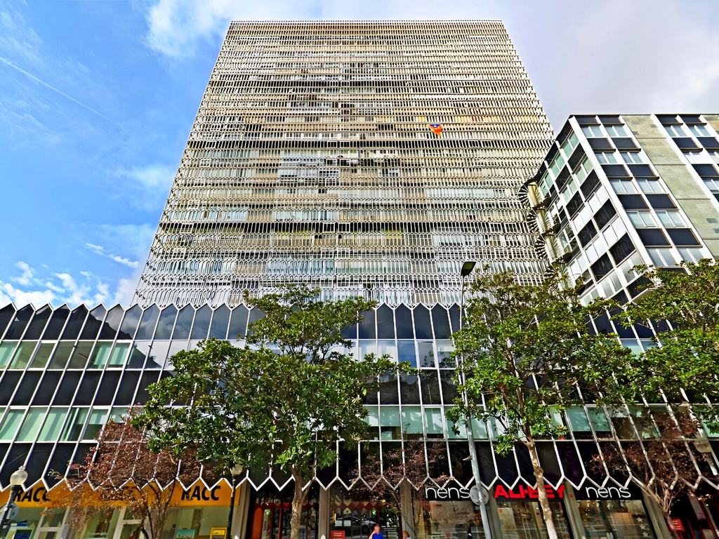 Alquiler-Oficinas-Placa-De-Gal-La-Placidia-1-Barcelona-Fachada